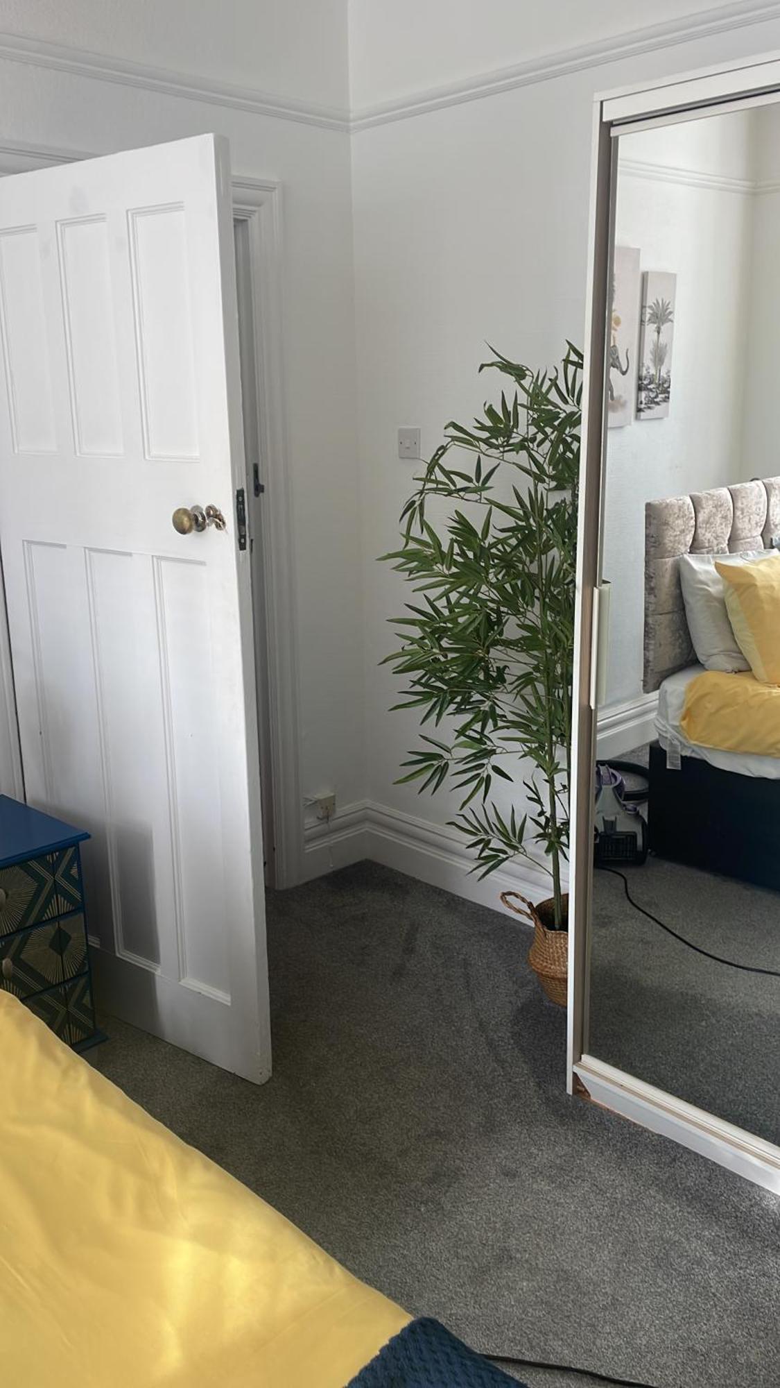 Right By Leigh Broadway Private Garden Large Ground Fl Apt Southend-on-Sea Kültér fotó
